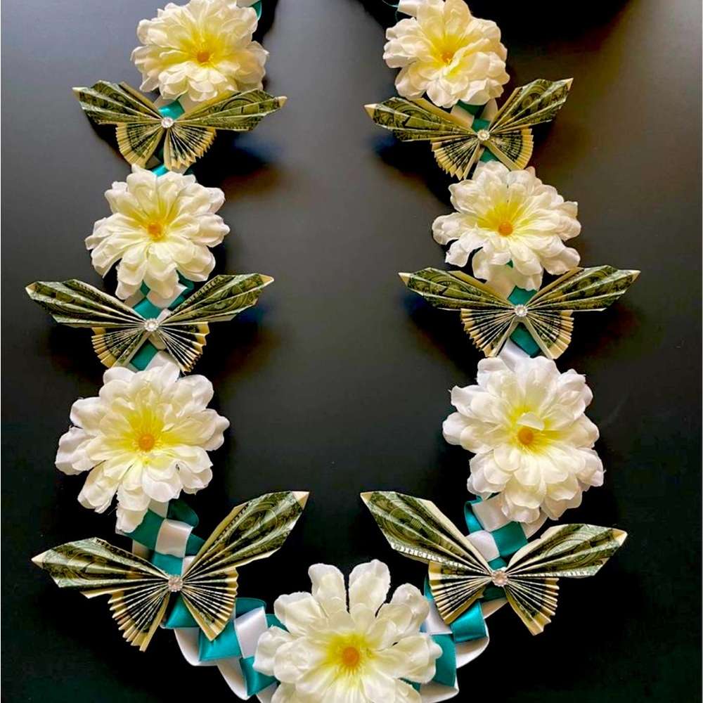Graduation money lei